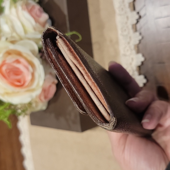 Authentic Louis Vuitton wallet - Picture 4 of 7